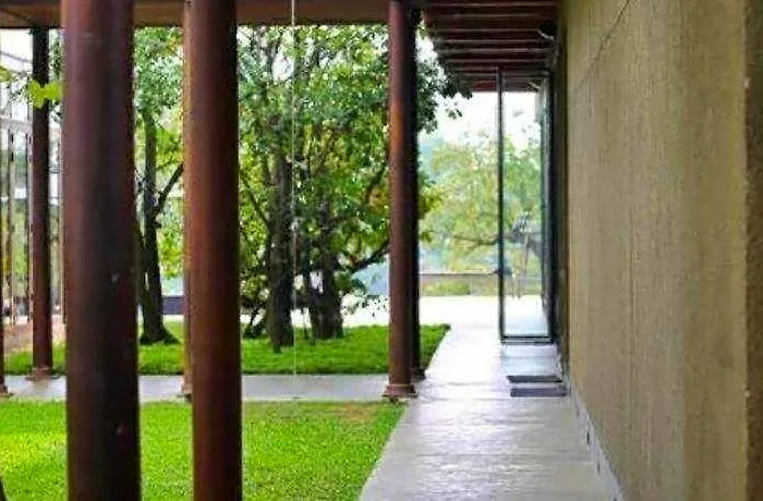 Phingphayla Photharam โรงแรม 3*