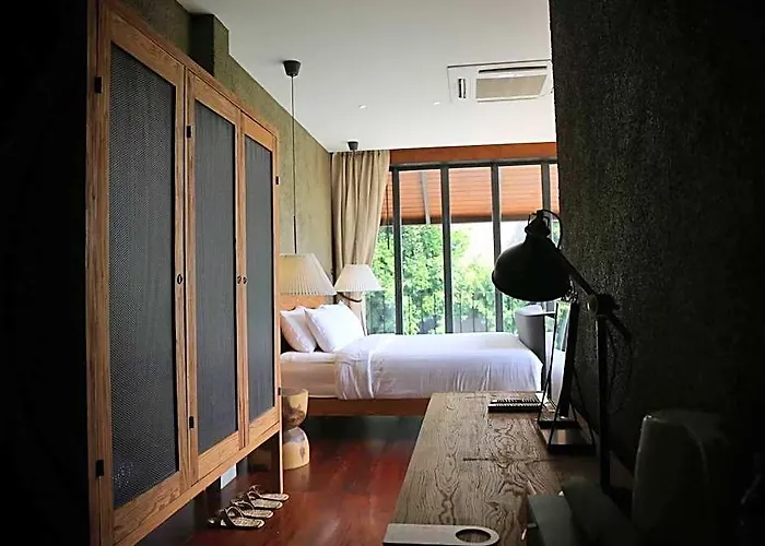 Phingphayla Photharam โรงแรม 3*